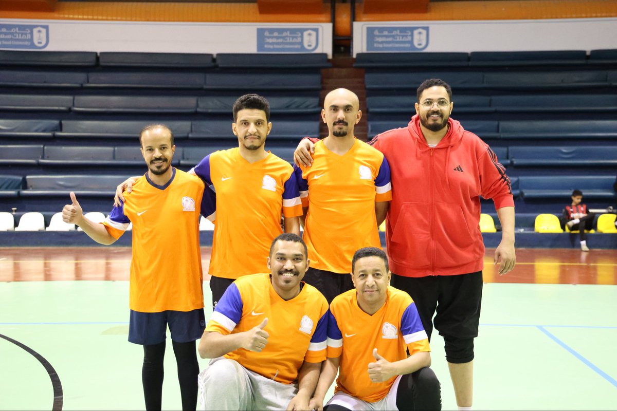 ksusport1's tweet photo. @dsa_ksu @_KSU @turkei1395 @rsksu @dsa_activities @Susfchannel #يحدث_الان 
انطلاق منافسات البطولة الرمضانية لكرة قدم الصالات لمنسوبي #جامعة_الملك_سعود  
وسط أجواء تنافسية مميزة وروح رياضية عالية 🌙⚽️

#عمادة_شؤون_الطلاب https://t.co/QHBjDR1UiM