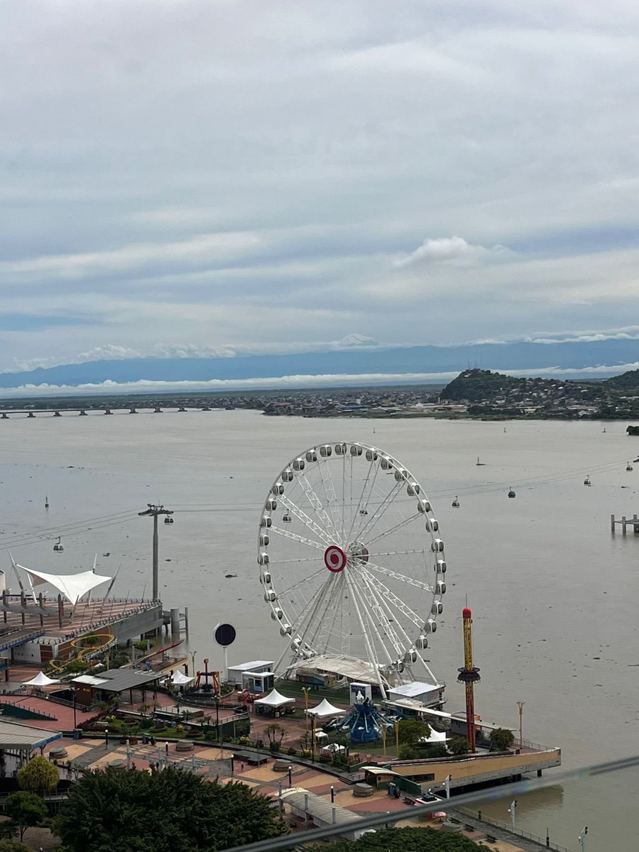 Qué suerte todos los que pudieron ver el Chimborazo desde Guayaquil… 

Afortunados, algún día. Espectacular.