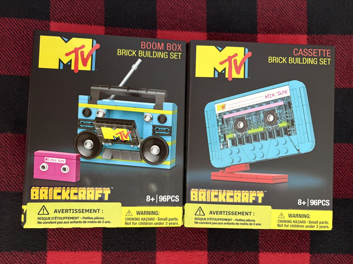AshSmart's tweet image. DollaRama Find! 5$

Been looking for these &amp;amp; finally found them! 

MTV Boom Box &amp;amp; Cassette building sets 

#MTV #BoomBox #Cassette #BuildingSet #DollaramaFinds