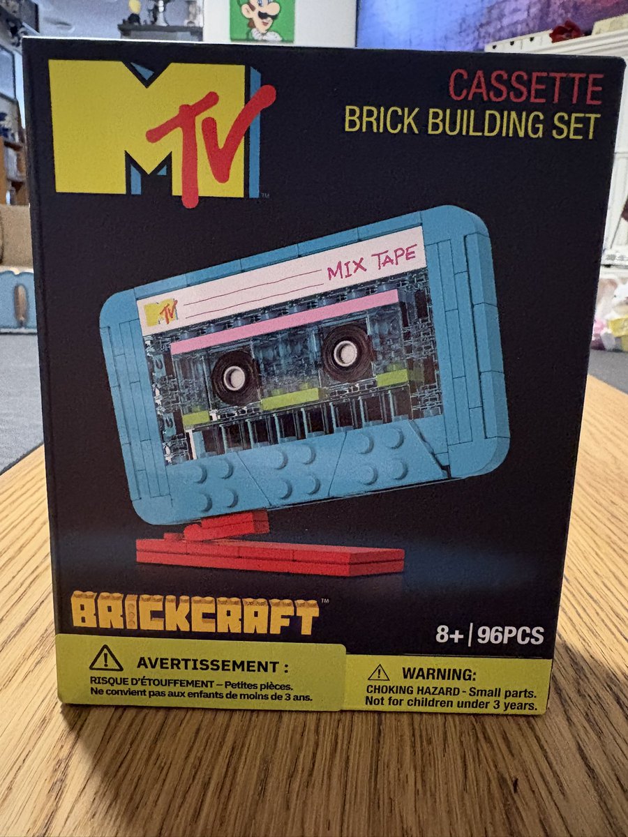 AshSmart's tweet image. DollaRama Find! 5$

Been looking for these &amp;amp; finally found them! 

MTV Boom Box &amp;amp; Cassette building sets 

#MTV #BoomBox #Cassette #BuildingSet #DollaramaFinds