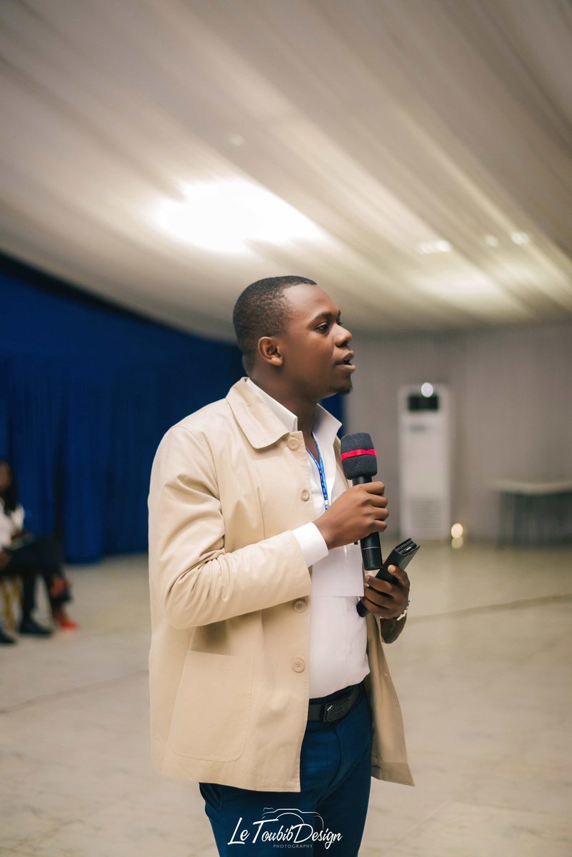 HMusumbu's tweet photo. Honoré d’avoir été intervenant à Campa Expo, organisée par le Ministère de l’Entrepreneuriat de la Coordination Estudiantine de l’Université de Kinshasa. J’y ai développé le thème sur le rôle des réseaux d’alumni dans la transformation des idées en projets concrets. https://t.co/Bl9unSZaXK