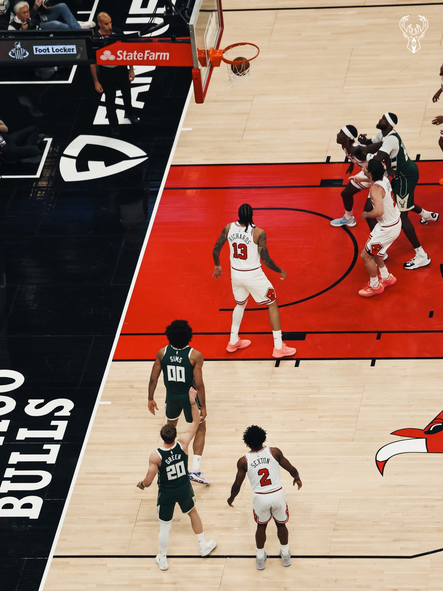 A game-high 13 points and 4 triples for AJ at the break.