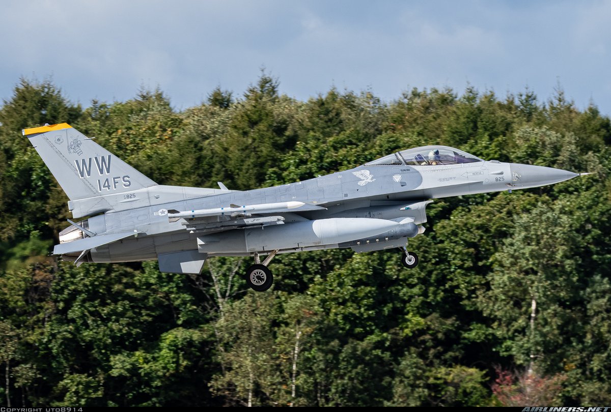 CoronetEast's tweet image. Ten 14FS "Fighting Samurai" F-16s departed from Honolulu to Shaw AFB #KSSC as SPINE 11, SPINE 21 and SPINE 31 flight, today March 1st 2026. Supporting KC-135Rs were VINYL 61 (59-1499), VINYL 71 (63-8038) and VINYL 81 (59-1455) to Travis AFB #KSSU #ALTRV #Coronet 🇯🇵 🇺🇸