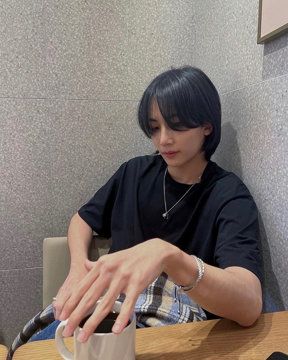 jeonghan's post on jeonghaniyoo_n 3 years ago today 🖤