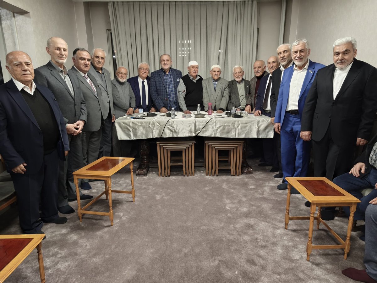 akirSEVEN's tweet photo. Ankara Tillo vakfı iftar programına kıymetli Siirt’li hemşerilerimizle birlikte katılım sağladık.
Bakan Oktay VURAL.
Milletvekillerimiz Afif DEMİRKIRAN,Öner GÜLYEŞİL,Yılmaz HELVACIOĞLU,ZEKİ ÇELİK,Alaettin Sever AYDIN. https://t.co/dvbU3EBpvT