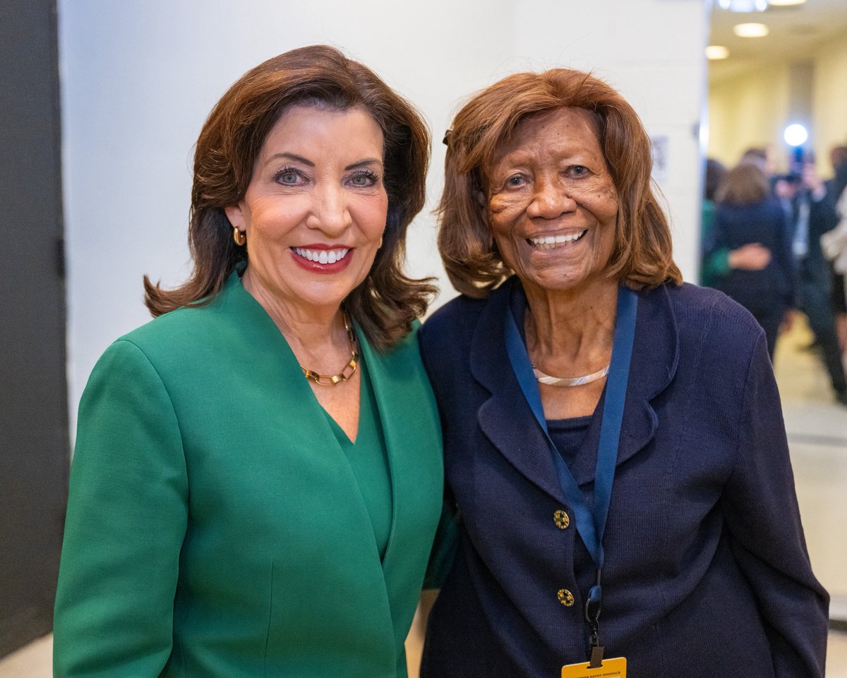 Governor Kathy Hochul tweet media