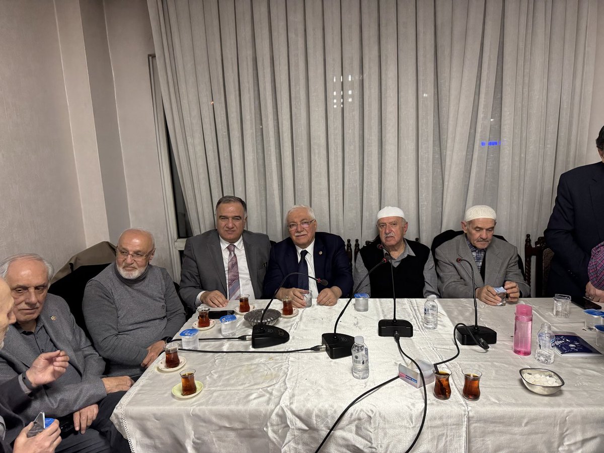 akirSEVEN's tweet photo. Ankara Tillo vakfı iftar programına kıymetli Siirt’li hemşerilerimizle birlikte katılım sağladık.
Bakan Oktay VURAL.
Milletvekillerimiz Afif DEMİRKIRAN,Öner GÜLYEŞİL,Yılmaz HELVACIOĞLU,ZEKİ ÇELİK,Alaettin Sever AYDIN. https://t.co/dvbU3EBpvT