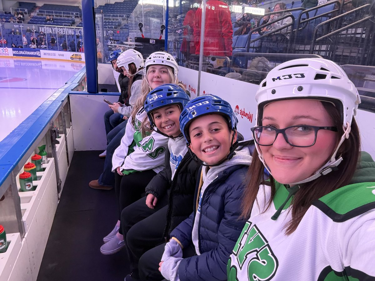 Kaylae1216_'s tweet photo. #tullyspucks @SyracuseCrunch 103 DD seat 6 https://t.co/rXM5XY3WBB
