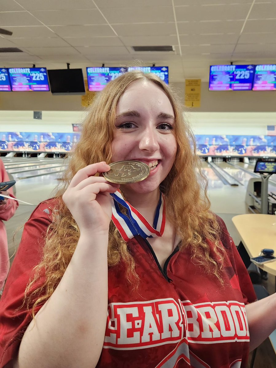 CBHSBowling's tweet photo. McKayla Parker has just won Regionals!!  Way to go McKayla!  That was some great bowling. Go Brook! 🎳🎳 https://t.co/poY8RxGVWE