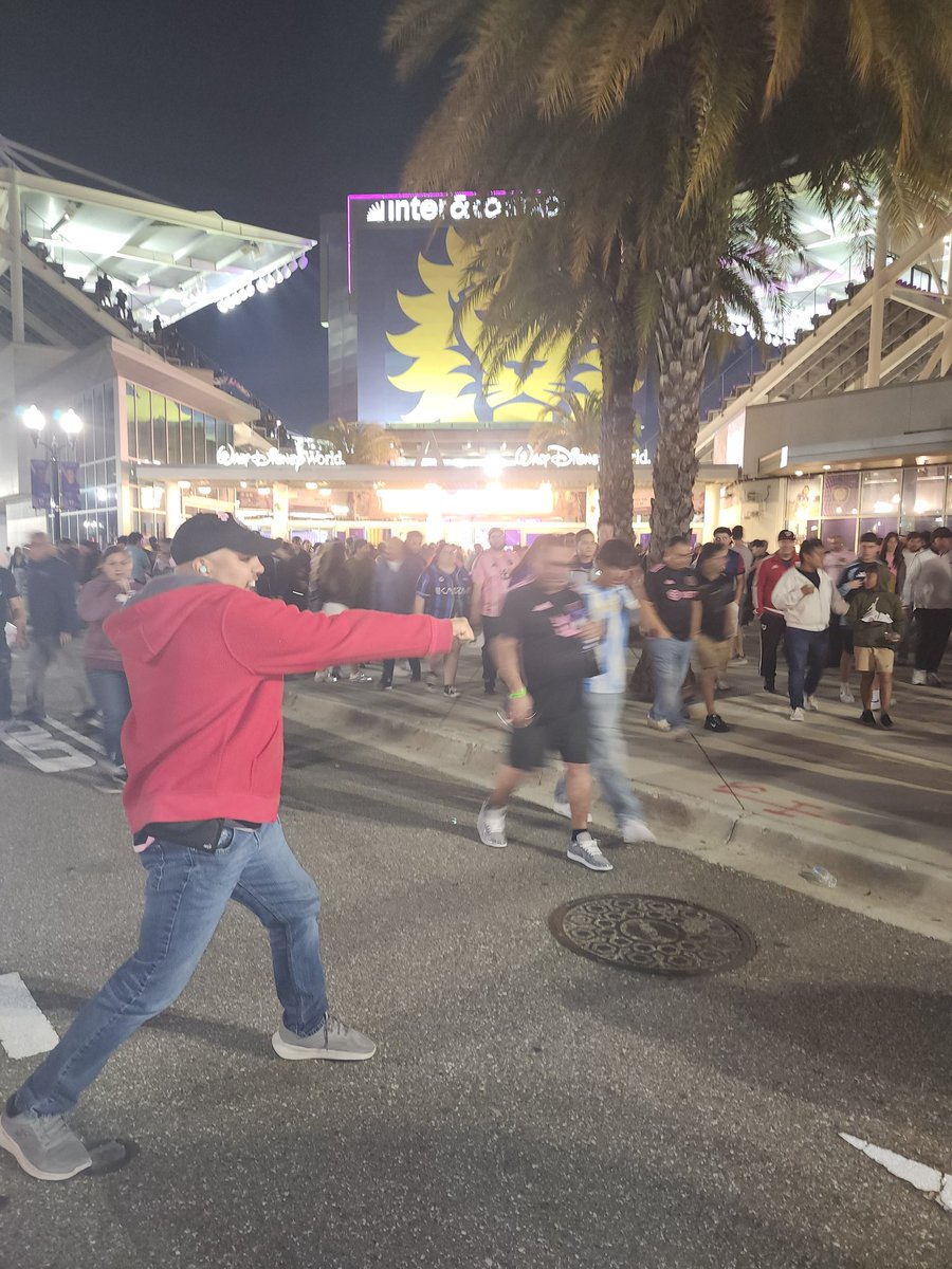 mrstevenwolf's tweet photo. Finally after going 0-6 in away games I attended, my own soccer team Finally finished what my own basketball and hockey team could not, win a game. It's a Mess(i)y Winnnnnnnnnn https://t.co/kb99wJC8jt