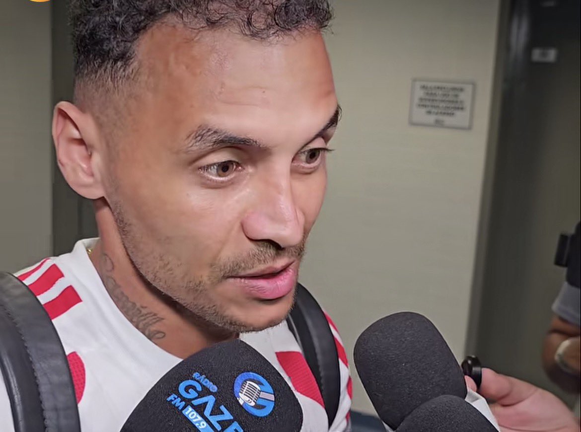 soccergfbpa's tweet photo. ELE METEU ESSA! 😂

“A gente percebe a atitude do adversário. Me pareceu, em alguns lances, um pouco de soberba da parte do Grêmio no jogo de hoje.”

- Alan Patrick, na saída da Arena. https://t.co/7ZzEAtjupR