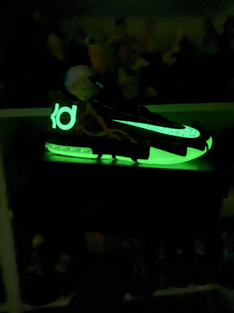 kd 6 glow in the dark