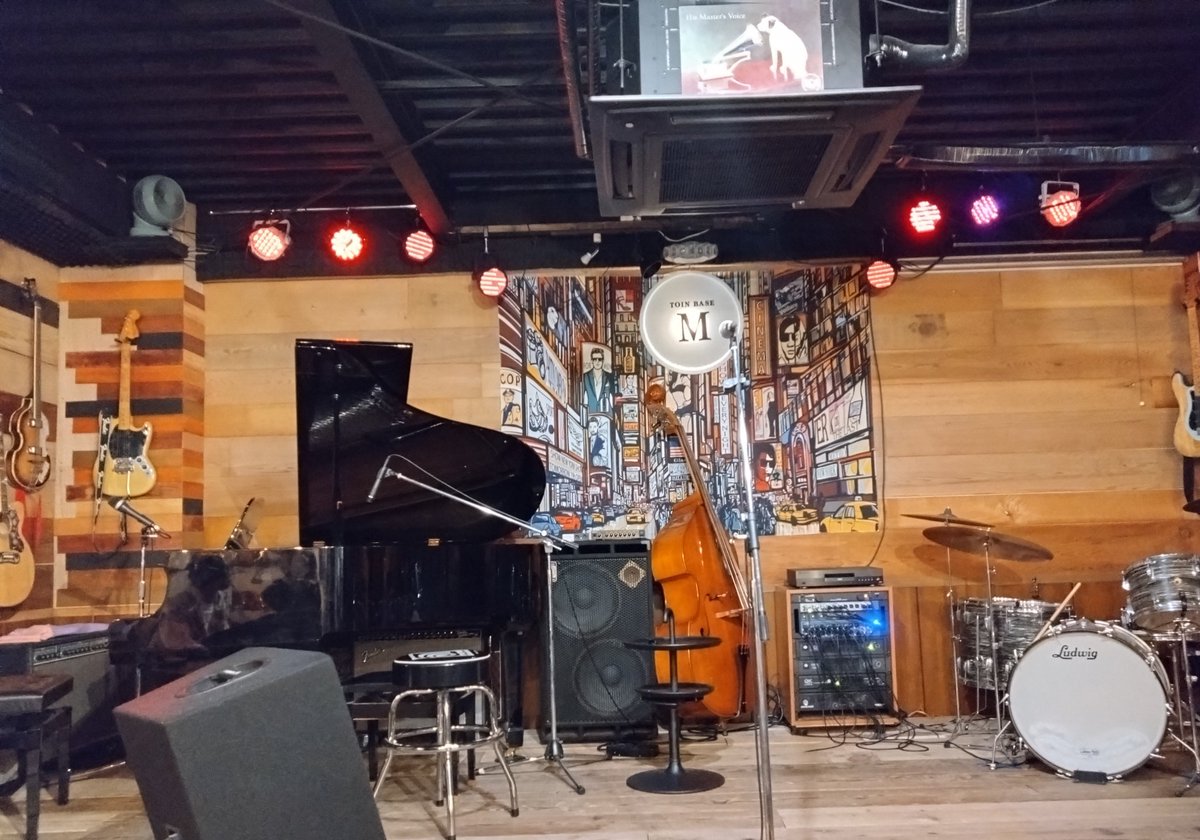 oSvOEX7nHejTDeT's tweet photo. 2026/03/01(日)
@桑名TOIN BASE M【三重】
#杉野淳子 さん
お気に入りの箱とグランドピアノでのステージ
体調を崩されているとの事でしたが元気なステージを観れて良かったです。
セトリ
1. どうかこのまま
2. 列車の女
3. VS (Versus)
4. 甘い温度
5. 乞う
6. Spice!!
#TOIN BASE M
#原風景 https://t.co/EykpbLybID