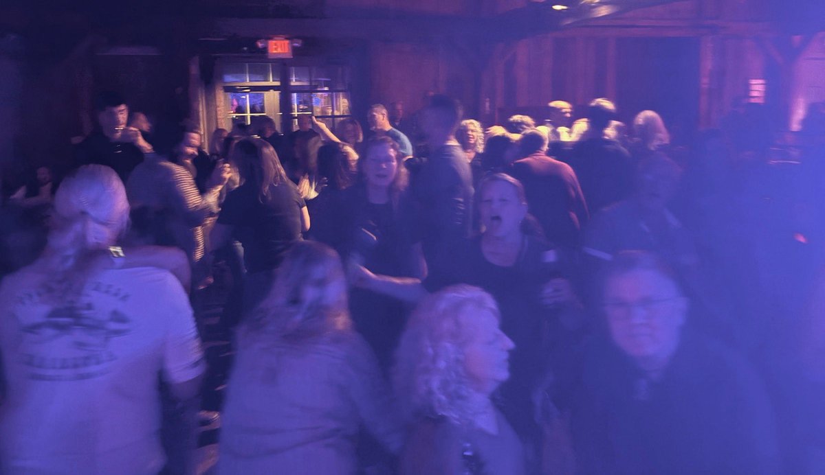 Another fun night with Radio City - Columbus, Ohio at The Barn.  Thanks to each and every single one of you for making our night, we can;t do it without you!
#radiocityrocks #partyatthebarn