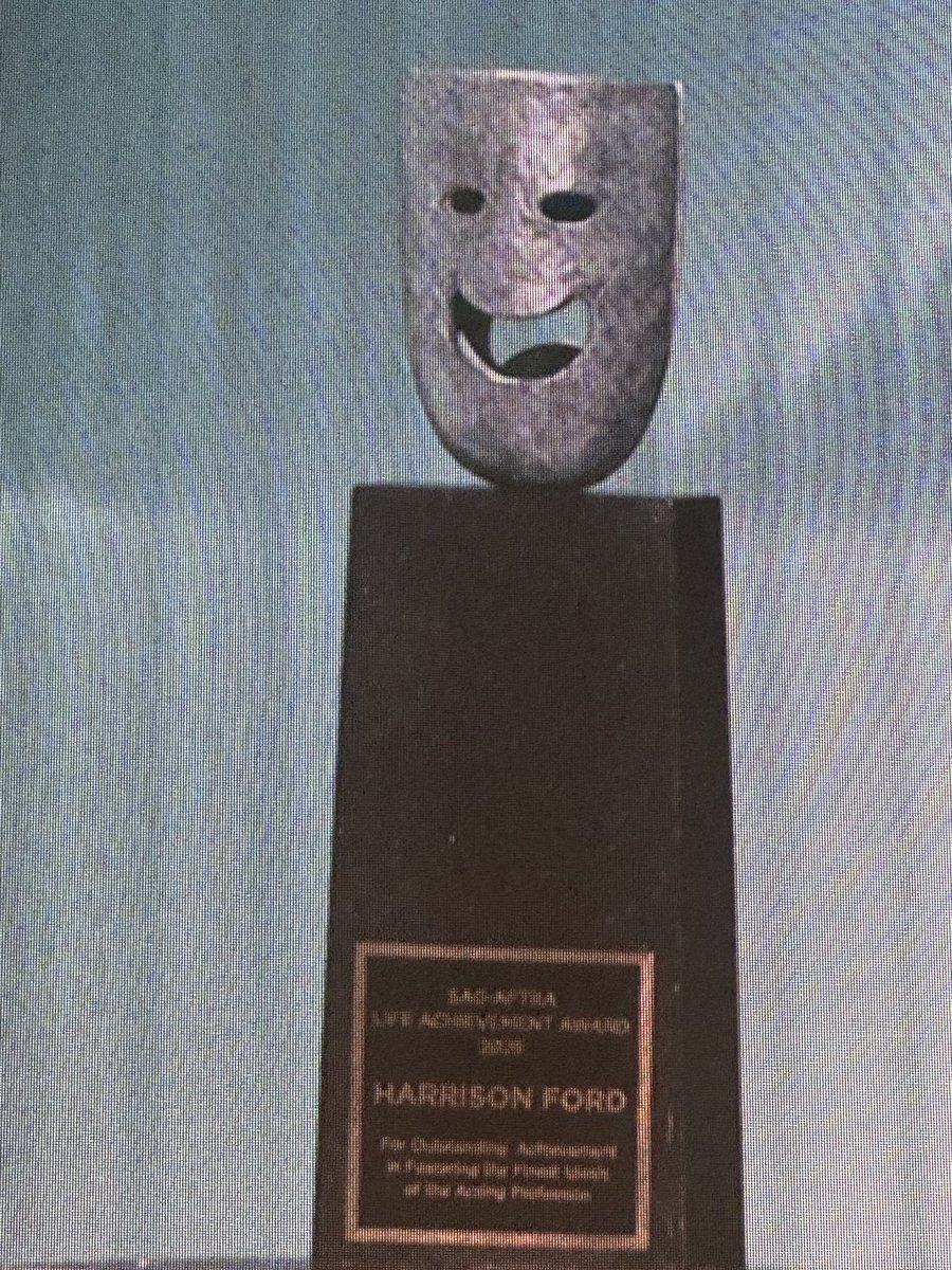 marcus_jones's tweet photo. Obsessed with the cracked out Lifetime Achievement Award https://t.co/xjQhSmxN35