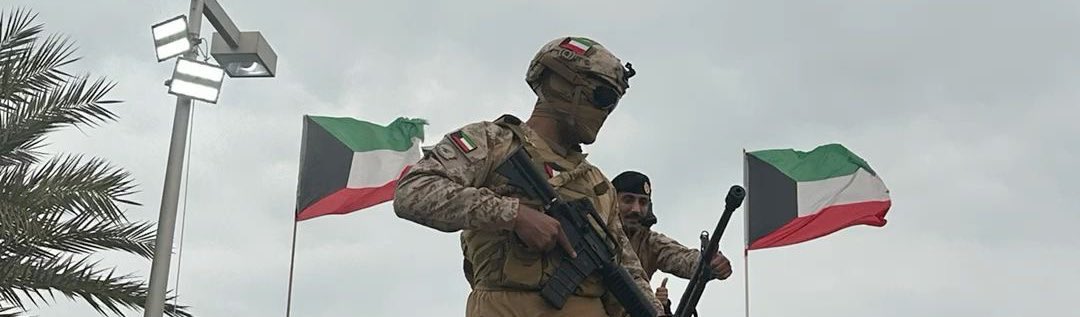 ajmiox's tweet photo. دوي الصواريخ ما زعزع عزايمنا 
علّم ابو هوسه وعلّم ابو عِمه 

الجيش نكرب على شانه محازمنا
والشعب كل يقول الهمّه الهمّه 

الروس ماتعتليها الا عمايمنا 
والله يعز الكويت ويجلي الغمّه 🇰🇼♥️. https://t.co/BG53aiIxlf