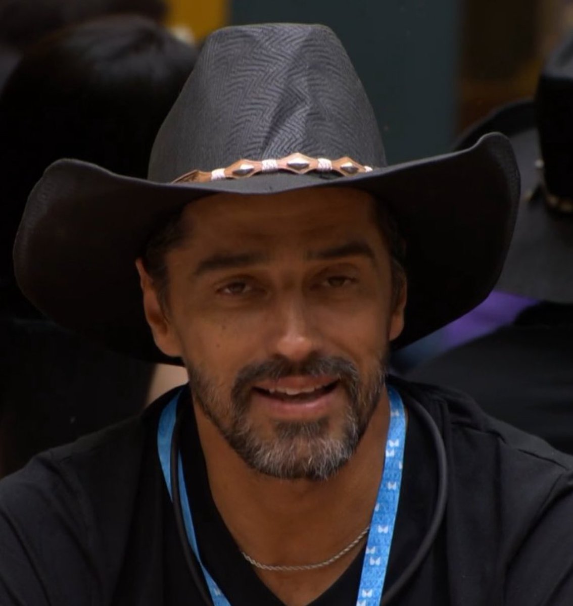 o chapéu amassado KKKKKKKKKKKKKKKK #BBB26