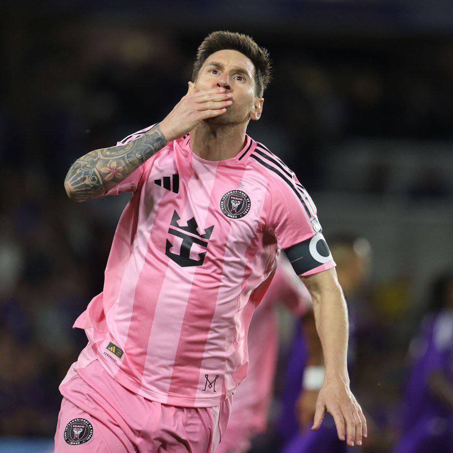 ⚽️898 هدف 
 408🅰️ أسيست 

الاسطورة ليونيل ميسي يصل إلى المساهمة رقم 
1306 , الاكثر في التاريخ ⚽️🅰️🐐🇦🇷😨🔥