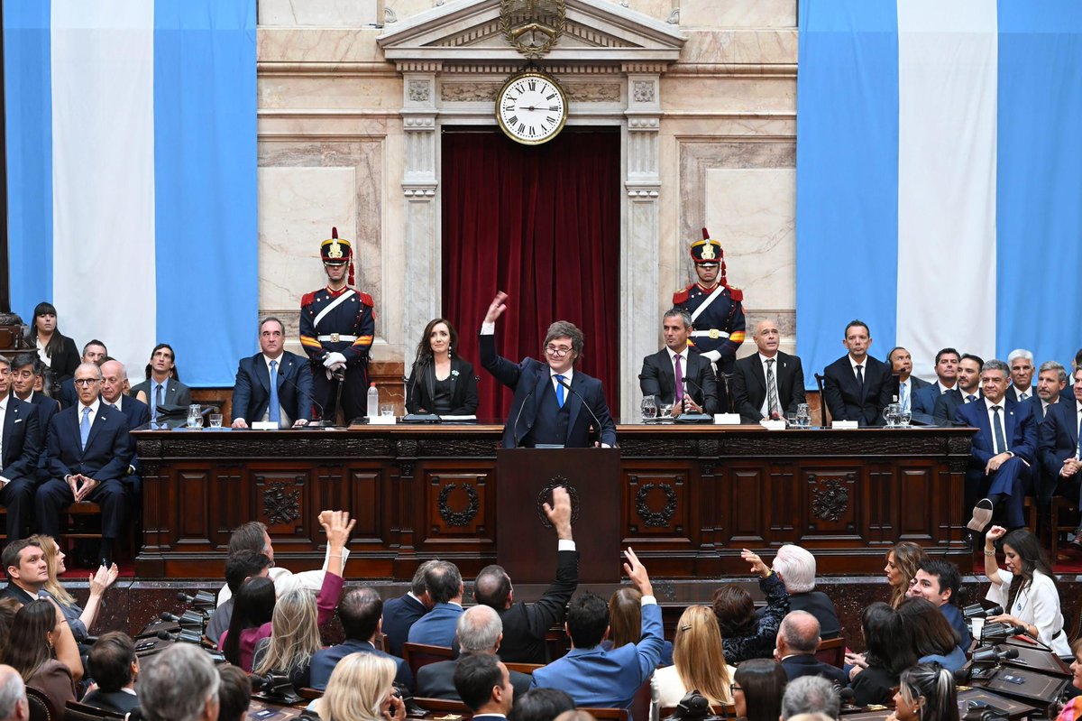 Mechi Llano tweet media