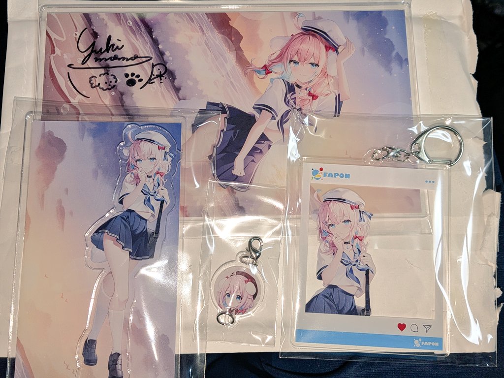 ゆきももちゃん(@yukimomochaaaan)のFAPONのグッズ届いた！ S賞の直筆