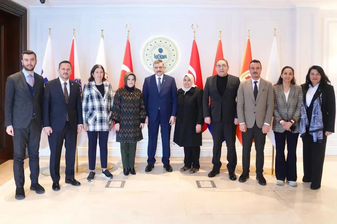 BHHHY2025's tweet photo. 27.Dönem Gazıantep Milletvekilimiz @yukselmuslum27, Arkadaşları ile İçişleriBakanimiz Sn @mustafaciftcitr 
Ziyaret Ederek. Sayin Bakanimiza
Görevinde Başarılar Diledıler.
@fmfedaioglu @abdulhamitgul @FatmaSahin https://t.co/utWTTlTG7N