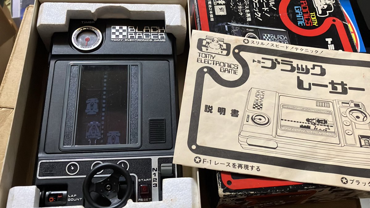 初めて買ってもらった電子ゲームは、トミーのブラックレーサー