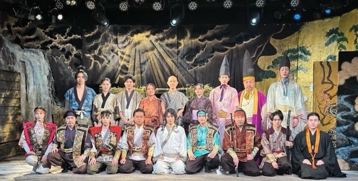 mshotam's tweet photo. 『ぬばたまの淵』
無事に全公演終えることができました！
沢山のご声援本当にありがとうございました！！

《祈りは大きな力になる》
それを改めて感じた1ヶ月間でした

皆様の心にも一条の光届きますよう🙏✨

ありがとうございました！！！

崇徳院・黒木光雲 役／森川翔太

#ぬばたまの淵2026 https://t.co/ZK6yQea1wY