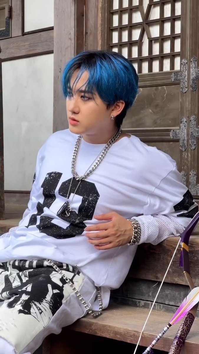 rubyzzick's tweet photo. Decir q alguien vale menos por su altura, sabiendo la cantidad d personas importantes que tienen la misma altura y nada más rebajarlos por eso, es de mononeuronal

Pero x, opinión de gente ridícula, q hermoso q es https://t.co/GzFCq7QPnm