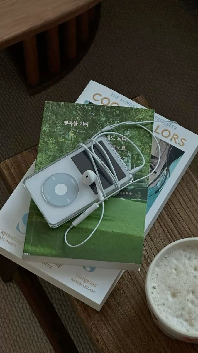 do_yak_'s tweet image. 갑자기 아이팟이 다시 사고 싶어진 전자기기 오타쿠. . .