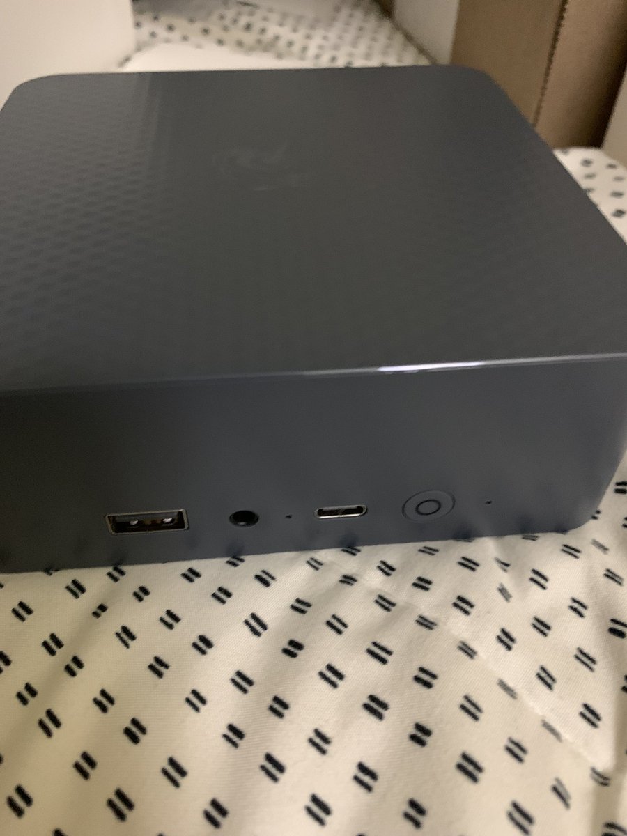 Look what arrived the day after I needed it 🥹😭

But at least now I have a super portable Rivals 2 setup for later