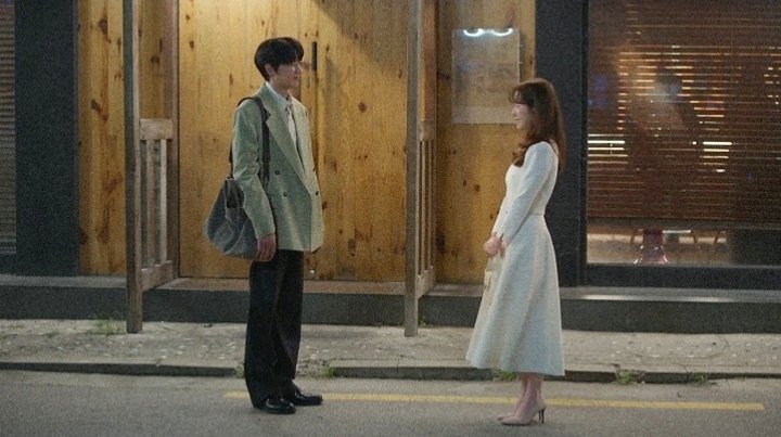 fromthescenes's tweet photo. “just because a guy is handsome or rich doesn't mean we'll click, what's important is that you two are on the same page. love doesn't start when one person falls for another, so blind dates are fun” 

#ThePracticalGuideToLove #ThePracticalGuideToLoveEp2 https://t.co/22WIPLBz4v