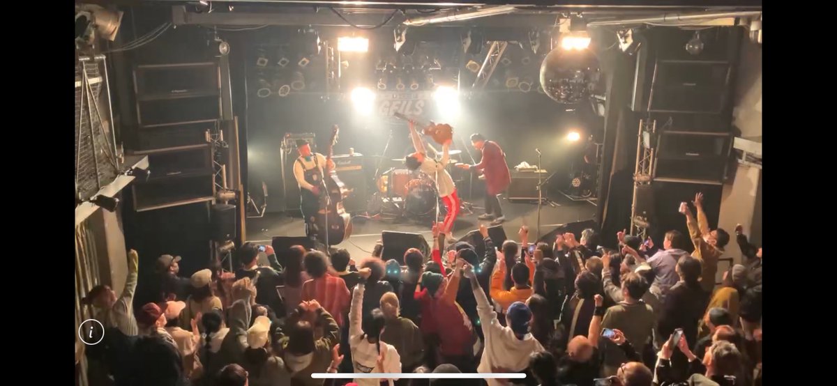 theERECTION2's tweet photo. 誰もがバンドマンなら売れたいと思うかもしれない
目立っているほうがえらいとか売れてるほうがかっこいいとかじゃない
どう信念をつらぬくか
こんな楽しい楽しい夜を続けていけるのはいつまでかなって気はしますけど、少なくとも昨日は非常に楽しかったBAREBACKSとなりました　あざした https://t.co/nipVgEPEn2