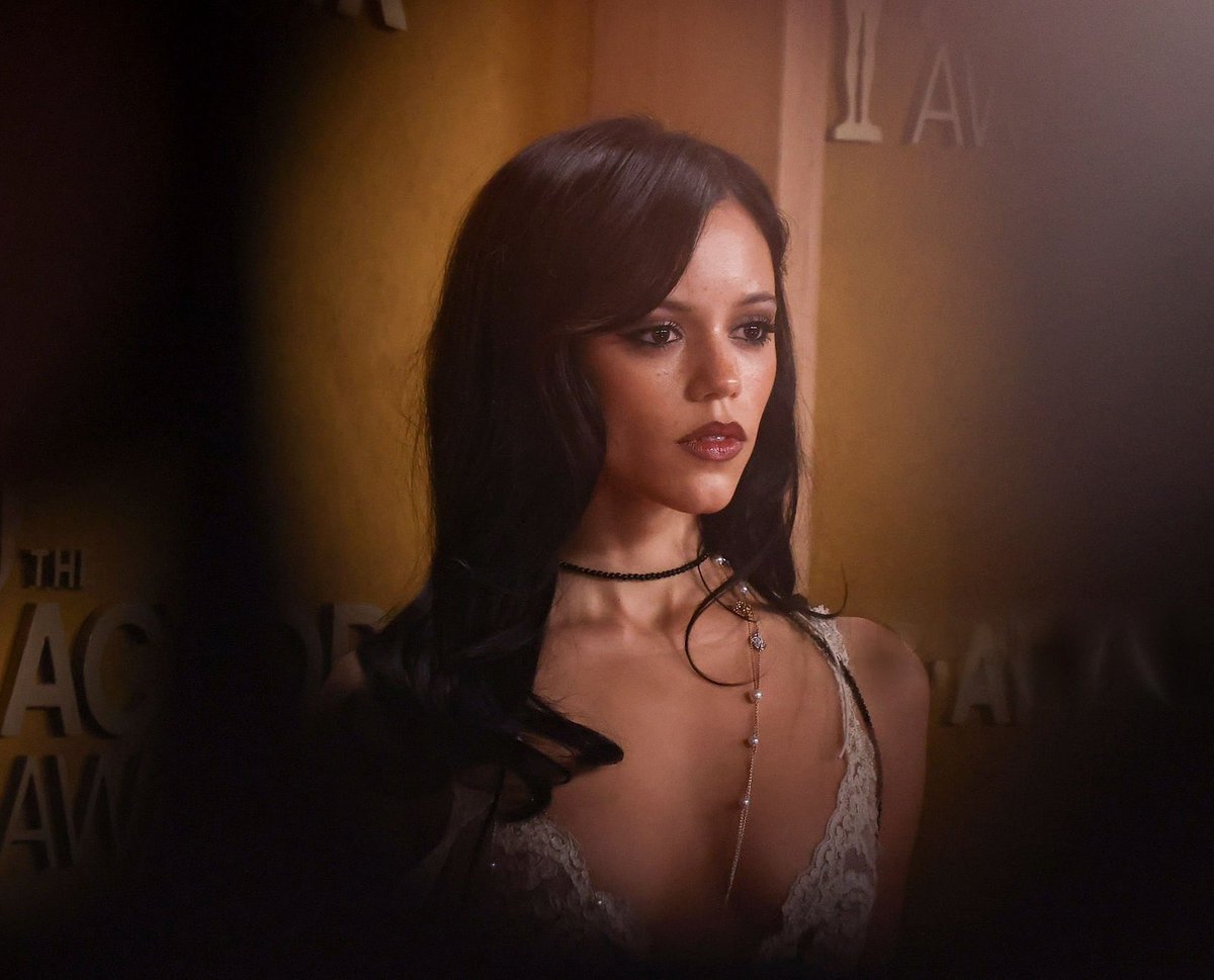 wenclairkingdom's tweet image. Unfortunately, once again, Jenna Ortega lost in the category in which she was nominated.

She deserves the world. We love and support her deeply. 🤍

.
#jennaortega #SAGAFTRA #TheActorAwards