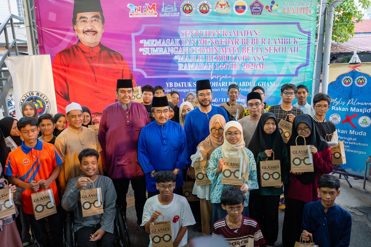 Johari Abdul Ghani tweet media