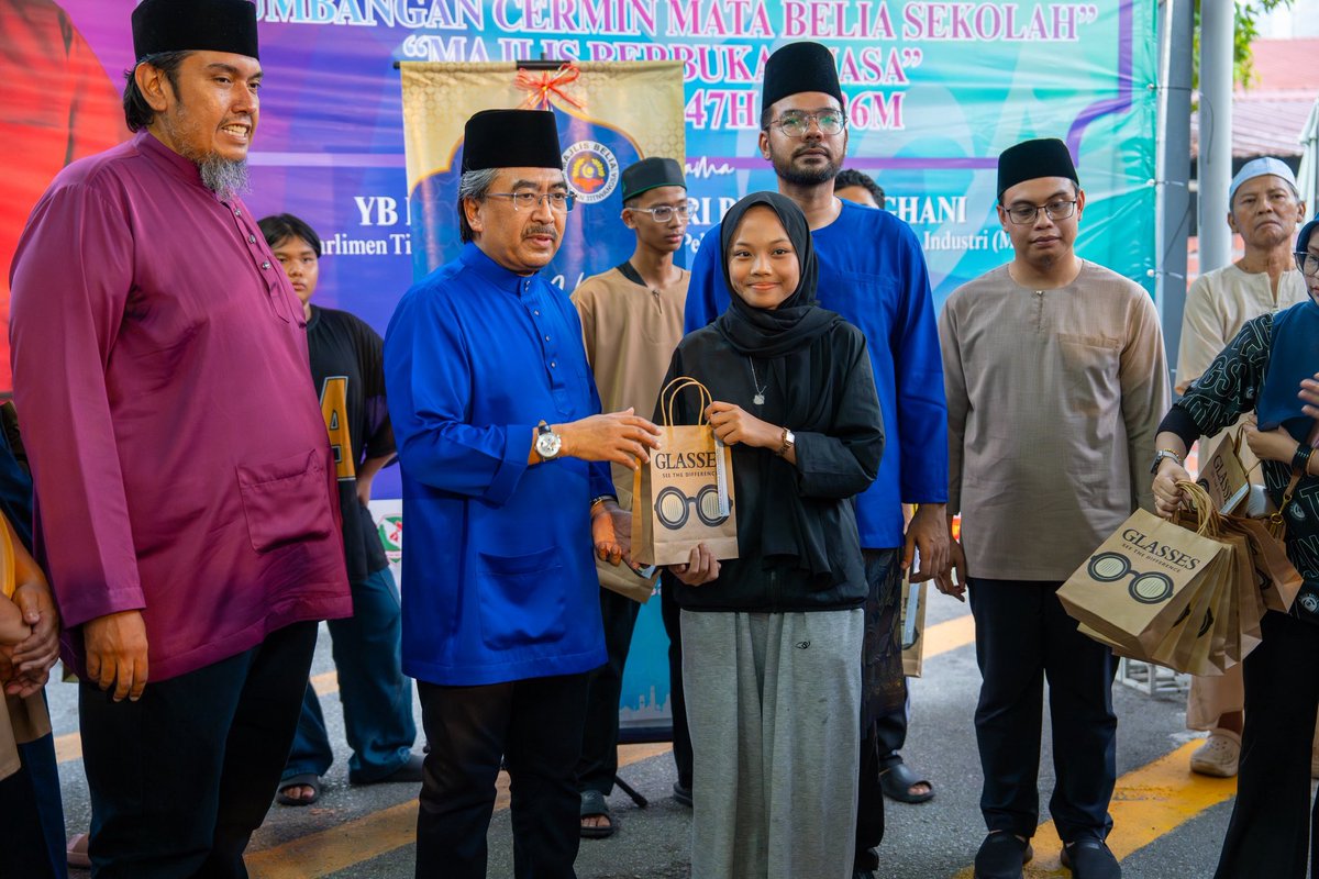 Johari Abdul Ghani tweet media