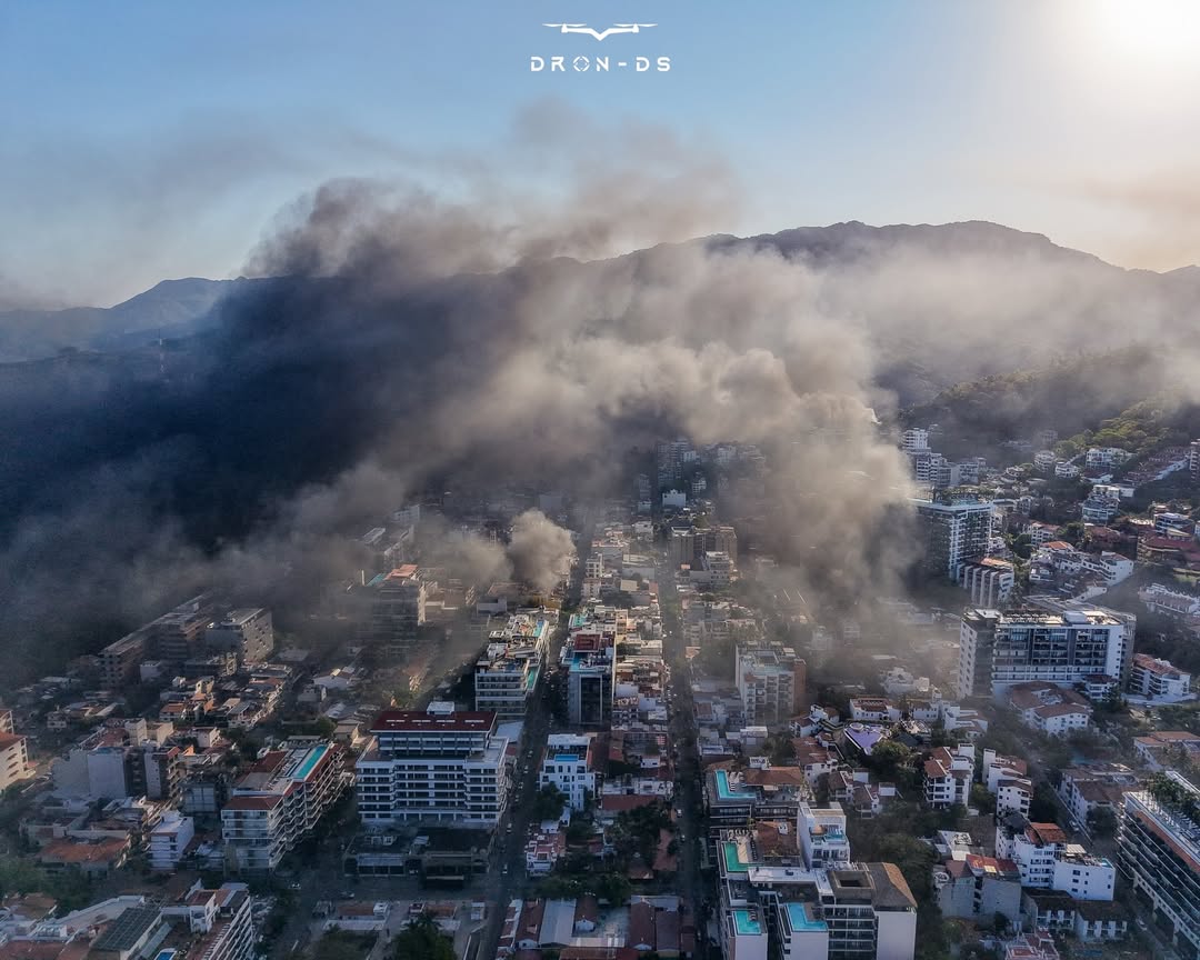 Ahora resulta que a los morenarcos les molesta que publiquemos fotografías de los incendios del fin de semana.

Estas fotografías de Puerto Vallarta son completamente reales.

El gobierno quiere tapar el sol con un dedo. No las vayan a compartir para que no se encabronen...