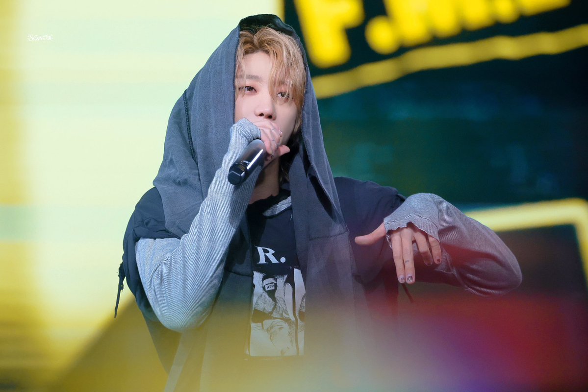 sonnet18_ tweet media