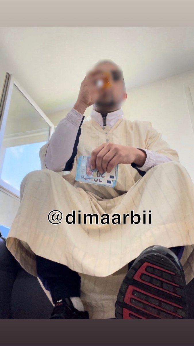 dimaarbii's tweet photo. Enrichi encore ton sultan plus 🤴🤫
+100✅

#cashmeet #feetslave #feetfetish #soumis #findom #cashmaster #cashslave #soumis #findom @rt4dom @trusted_alphas @HouseofMo_world https://t.co/kDC79es9fL