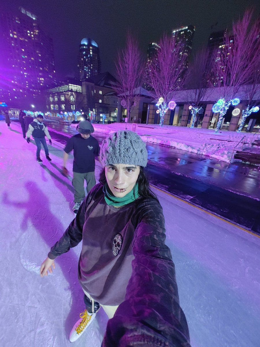 BeXcAlIbbur9's tweet photo. I love every single day of the #winter ~ Roarr! 
Please dont end until april, as it shouldn't environmentally! 
Happy march 1st! 
@SaugaCulture #celebrationsquaremississauga #snow #iceskate #playoutsideeveryday #iceskating #iceskater #snowballpower #snowflakes #wintercare #snowy https://t.co/8Q3qhBz4jQ