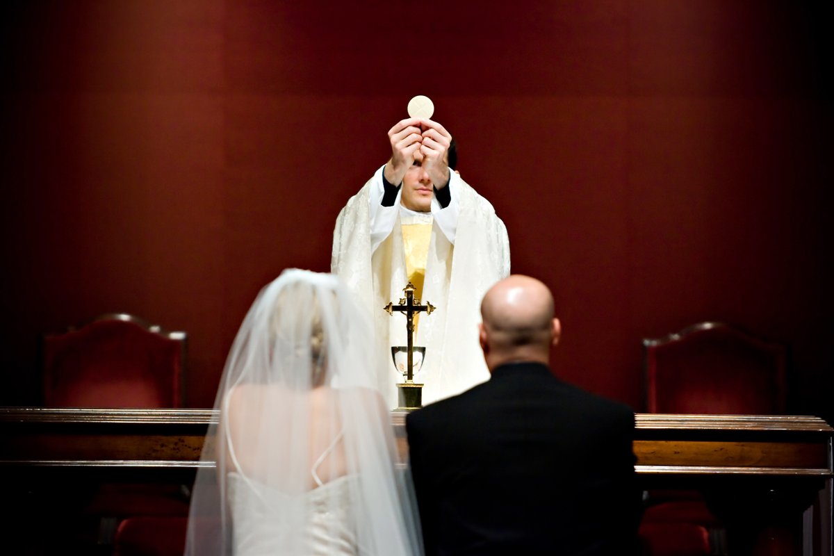 SFPriest's tweet photo. A Sign of Heaven.

Priests give themselves completely to the Bride of Christ, the Church. They embrace celibacy to show that real marriage--the one on which earthly matrimony is based--is the wedding feast of the Lamb! Celibacy is a supernatural sign that heaven is real. https://t.co/l1FCJqZgkm