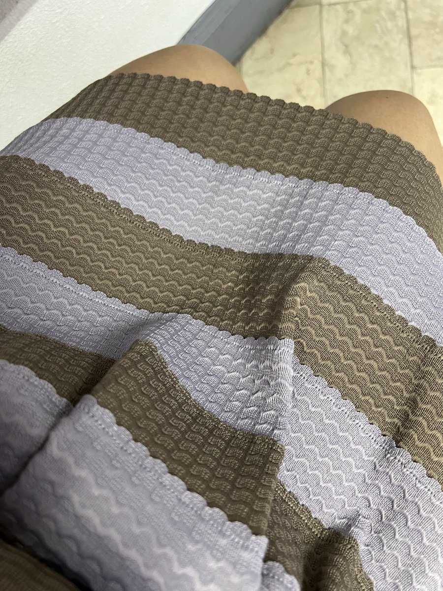 samjavier's tweet photo. Gosh, my skirt reminds me of the “BLUE VERSUS GOLD DRESS” online debate of 2015😂 Buhayin natin ulit. 

Pramis, periwinkle (blue-purple) and bronze itong skirt ko. O need ko na magpalit ng phone. O magpalit ng mga mata. Charot! 20/20 pa ito uy, courtesy of @shinagawa_PH 👀 https://t.co/euHdjZlVyW
