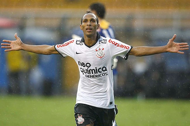 elyelsccp's tweet photo. Liédson no Corinthians:

111 jogos 
50 gols 
12 assistências 

Títulos 
Paulista de 2003
Brasileirão de 2011
libertadores de 2012

O levezinho fez história no Corinthians. https://t.co/Hsv4EU4ksH