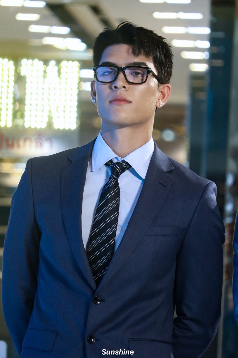 형원 on ts (@blanchenolr) on Twitter photo 