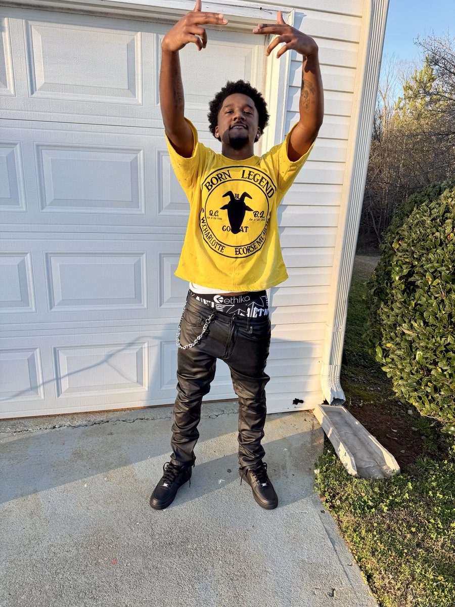 1FS555's tweet image. Happy Birthday To Me #0301 #WWE #4DF THANK GOD FOR ANOTHER YEAR 26 YEARS YOUNG