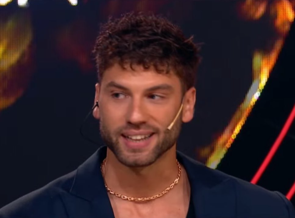 tugirlfavv's tweet photo. dios como lo amo😍💋 #Granhermano #Tato https://t.co/LbU6XoV8Gq
