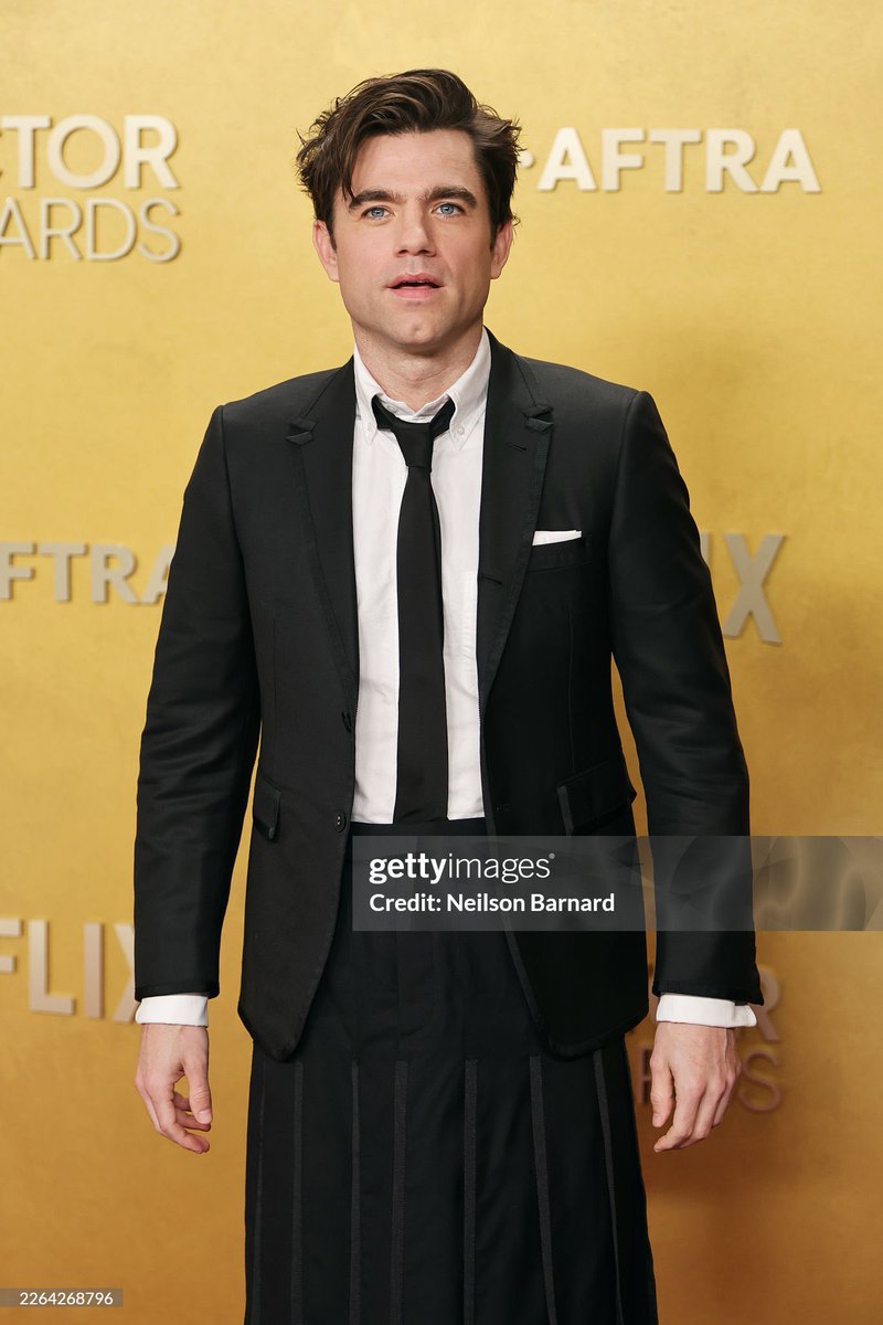 LoonieLunas's tweet photo. patrick ball’s natural state of looking like he’s about to say something controversial yet brave on red carpets https://t.co/jAonqD11FR