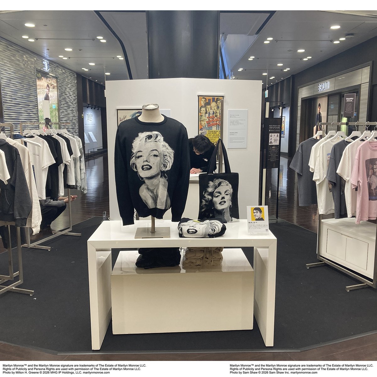 阪急メンズ大阪1Fで開催中の、マリリン・モンロー出演作品の名作映画