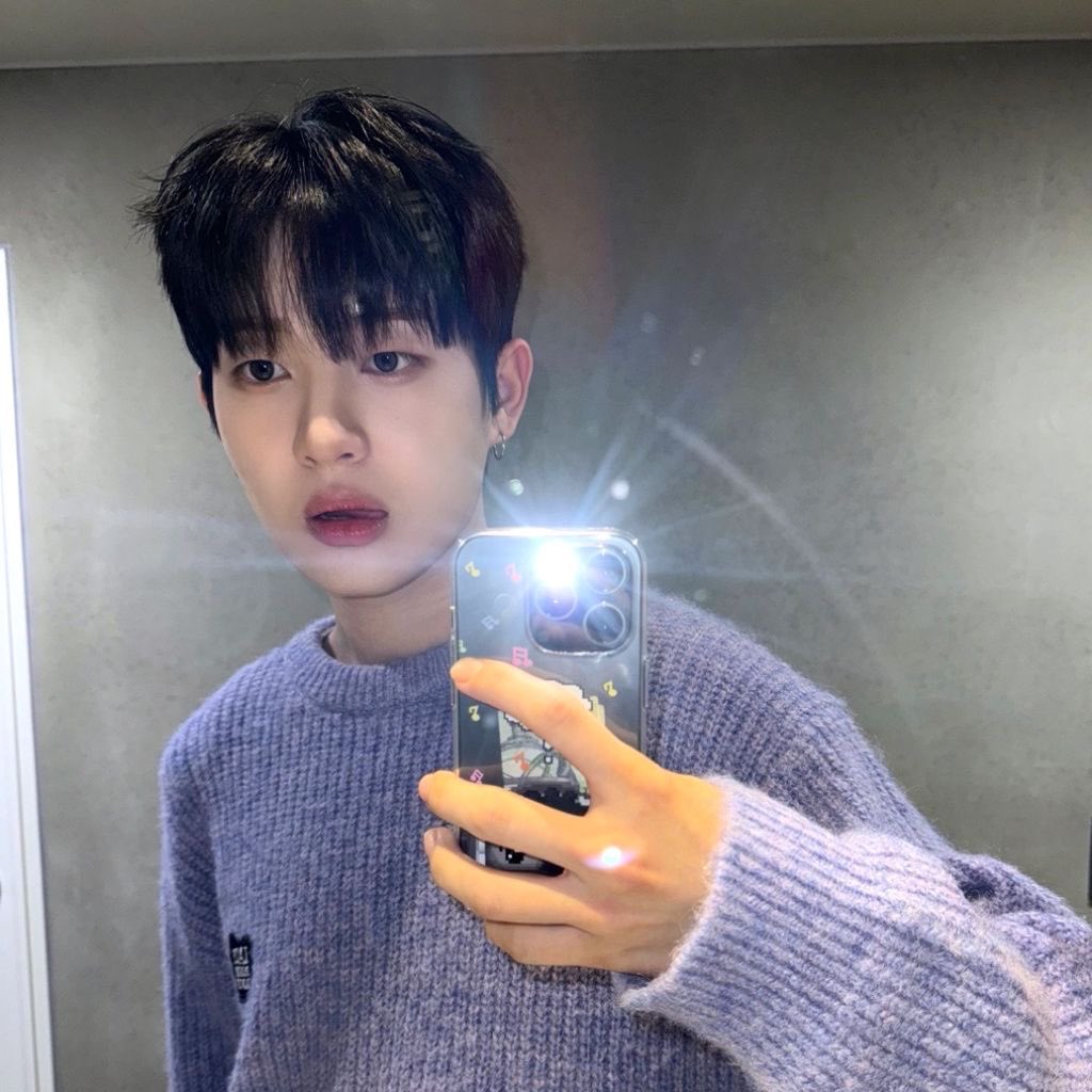 mob0ruu's tweet photo. 동성애라는 건 느껴본 적도 없을 거 같은
한얘쥰한테 
어쩌다가   
                                            이런애가 붙어서... https://t.co/8bBU7f03zD