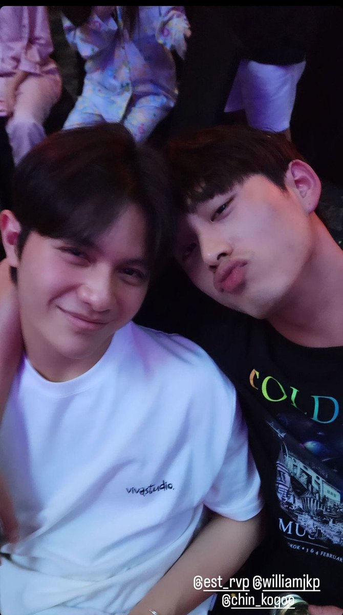 ถ้าจำไม่ผิด มีคนบอกว่ารูปนี้คือรูปที่วิลเลี่ยมเอสน้วยกันออกสื่อครั้งแรก😳😳😳

#WilliamEst #วิลเลี่ยมเอส