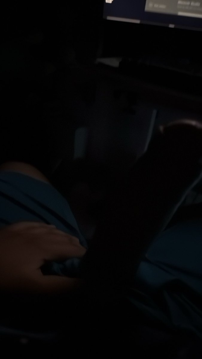 user9981735927's tweet photo. sext?? https://t.co/v2GAoCgwqb